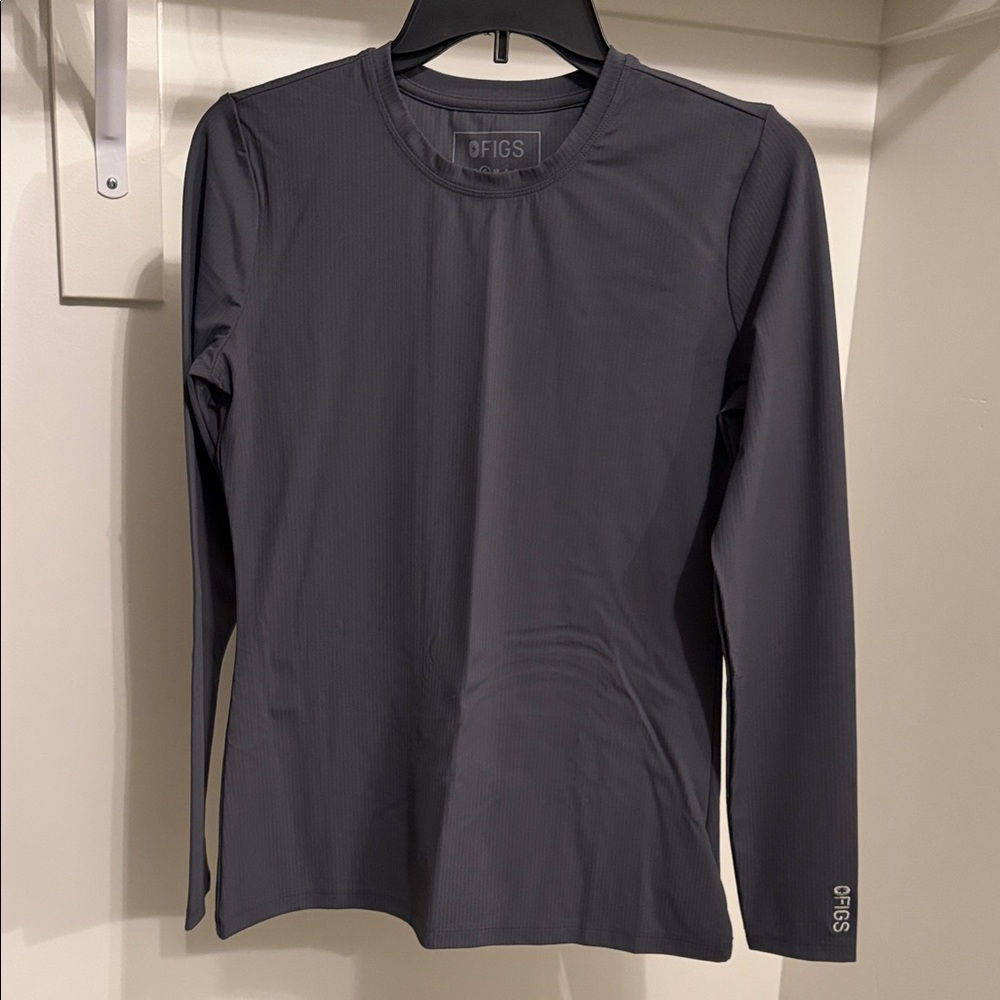 FIGS Ribbed Long sleeve under scrub (charcoal)